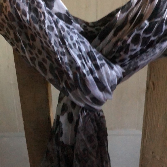 animal print Silky scarf gray and black - Picture 4 of 4